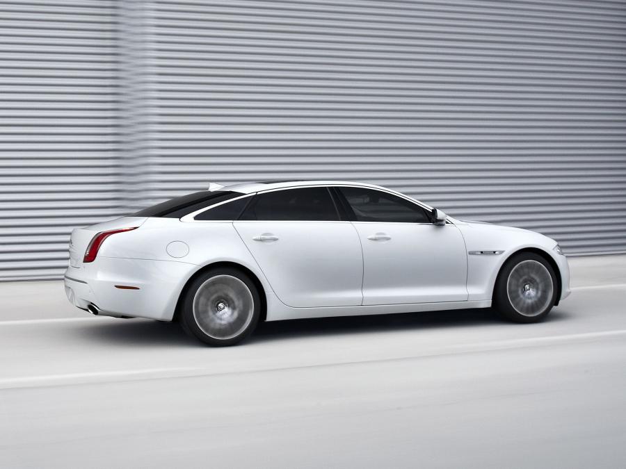  Jaguar XJ Ultimate 2012 года  (фото 17 из 54)